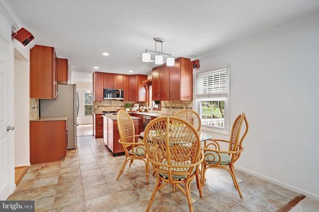 2002 JONATHAN DR, Sterling, VA 20164