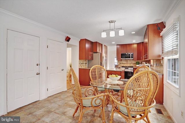 2002 JONATHAN DR, Sterling, VA 20164
