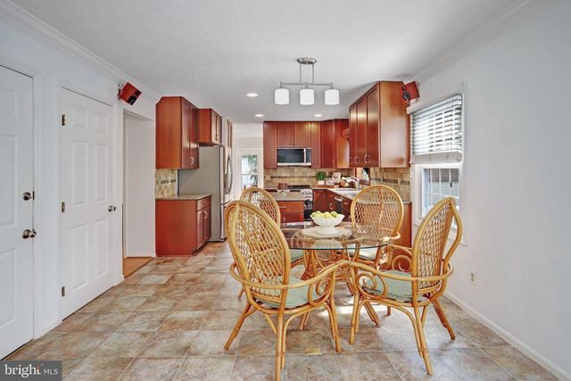 2002 JONATHAN DR, Sterling, VA 20164