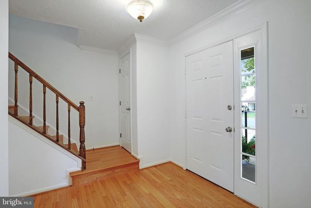 2002 JONATHAN DR, Sterling, VA 20164