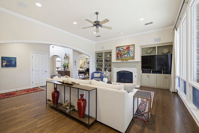 5760 Forest Highlands Drive, Fort Worth, TX 76132