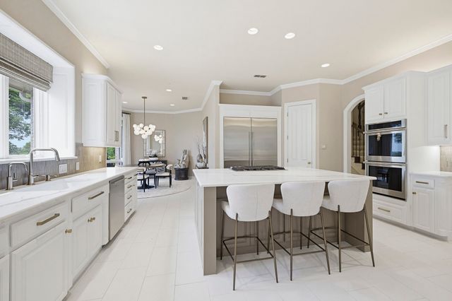 5760 Forest Highlands Drive, Fort Worth, TX 76132