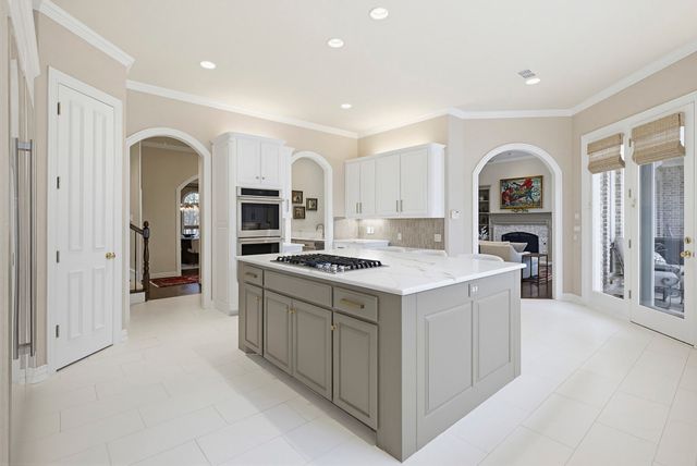 5760 Forest Highlands Drive, Fort Worth, TX 76132