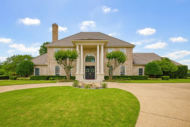 5760 Forest Highlands Drive, Fort Worth, TX 76132