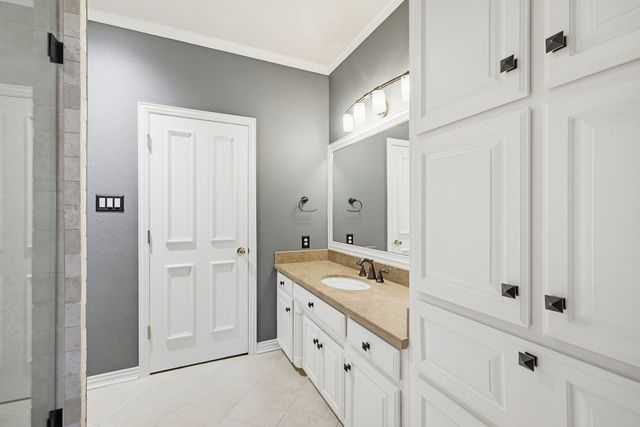 5760 Forest Highlands Drive, Fort Worth, TX 76132