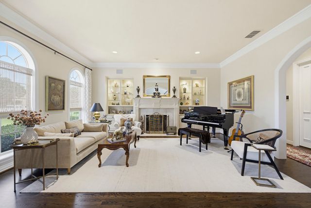 5760 Forest Highlands Drive, Fort Worth, TX 76132