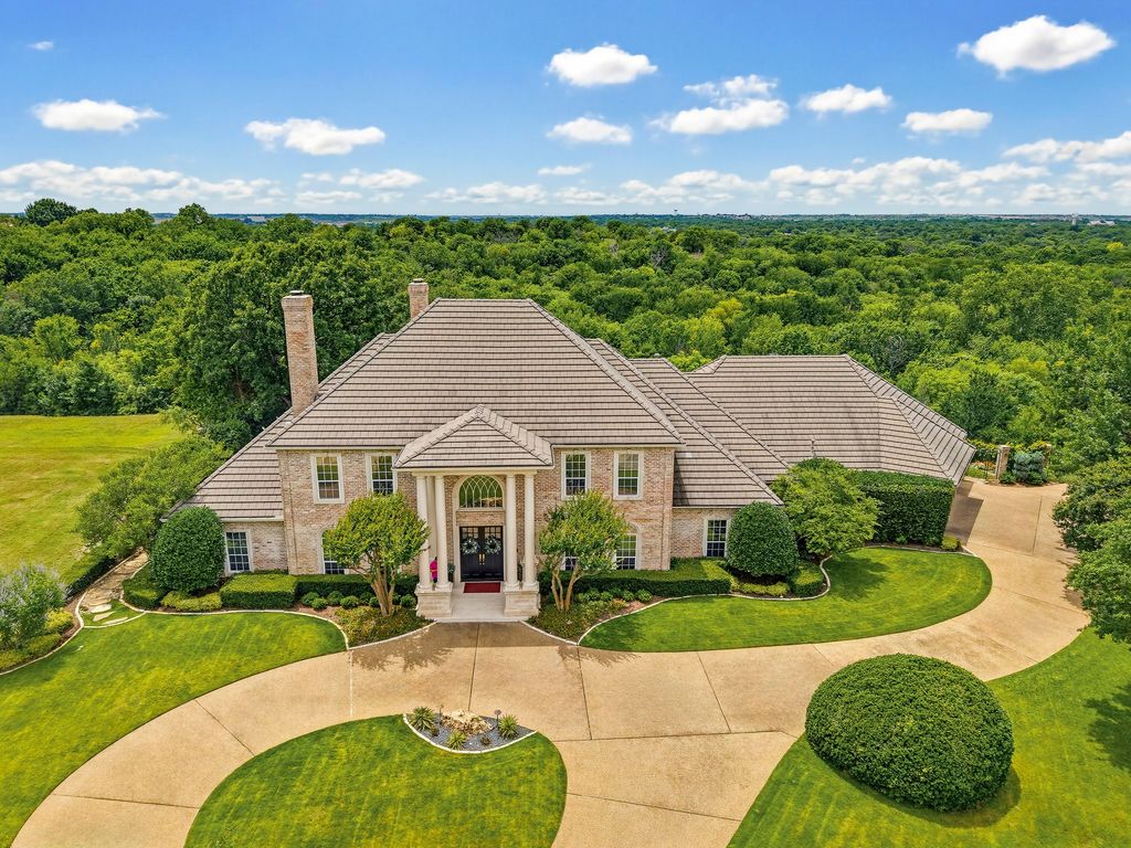 5760 Forest Highlands Drive, Fort Worth, TX 76132