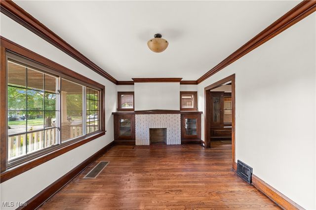 3918 W 160th Street, Cleveland, OH 44111