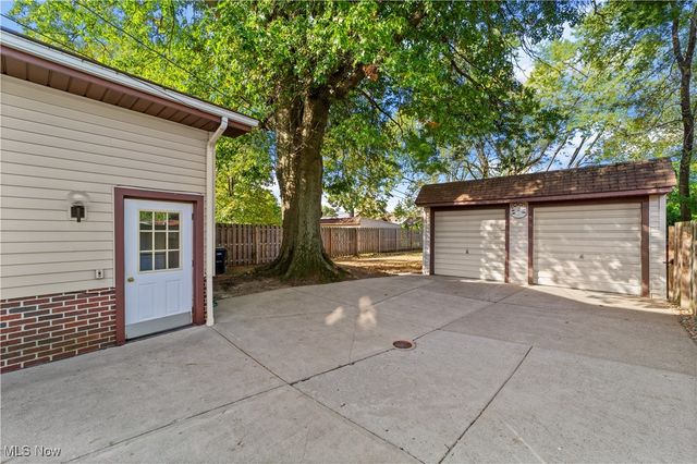 3918 W 160th Street, Cleveland, OH 44111