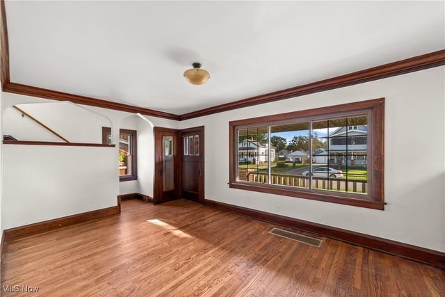 3918 W 160th Street, Cleveland, OH 44111