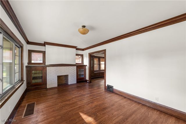 3918 W 160th Street, Cleveland, OH 44111