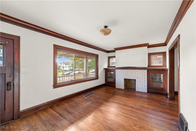 3918 W 160th Street, Cleveland, OH 44111