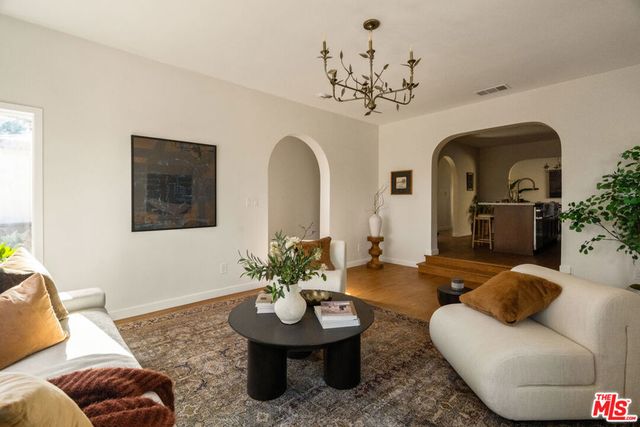3749 W 59th Street, Los Angeles, CA 90043