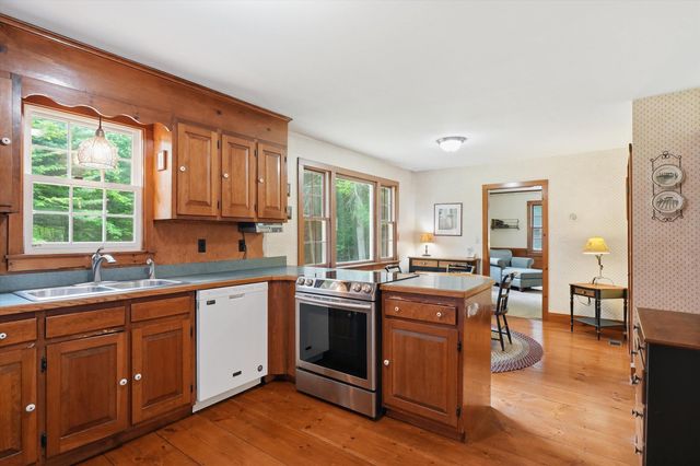 17 Woodhill Road, Bow, NH 03304