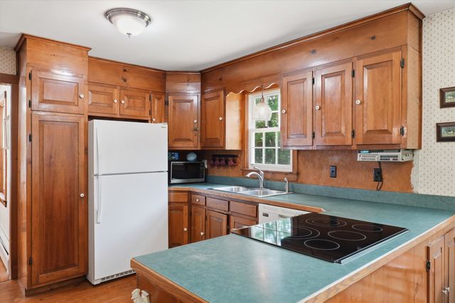 17 Woodhill Road, Bow, NH 03304