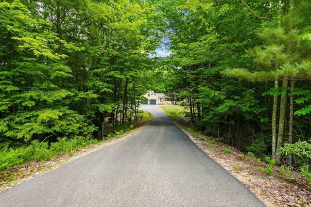 17 Woodhill Road, Bow, NH 03304
