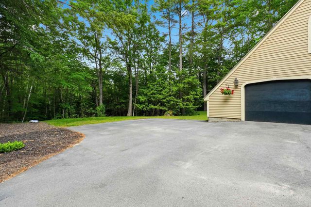 17 Woodhill Road, Bow, NH 03304
