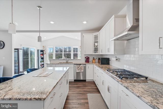 2094 WHITHORN HILL, Jeffersonton, VA 22724