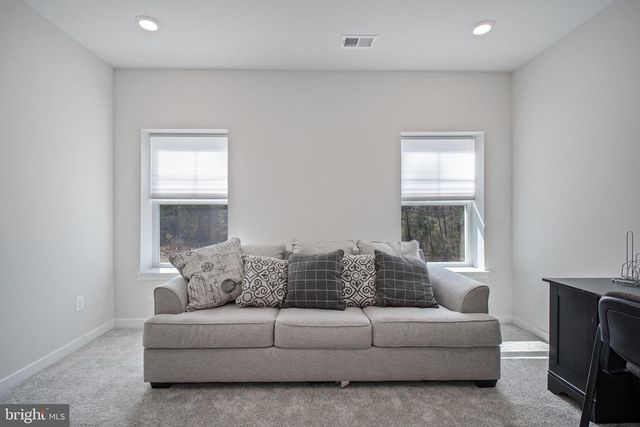 2094 WHITHORN HILL, Jeffersonton, VA 22724