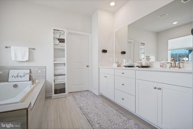 2094 WHITHORN HILL, Jeffersonton, VA 22724