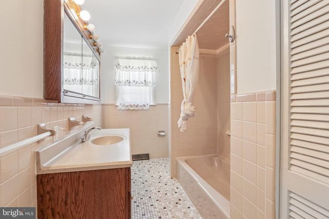 2565 BROOKFIELD ST, Vineland, NJ 08361