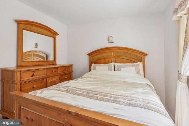 2565 BROOKFIELD ST, Vineland, NJ 08361
