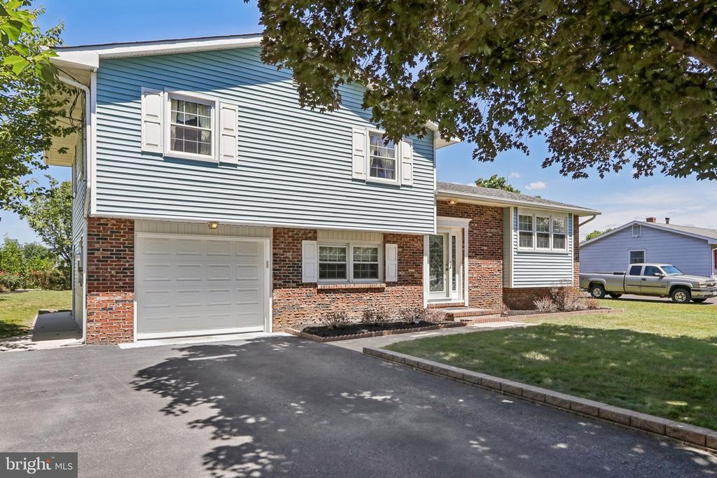 2565 BROOKFIELD ST, Vineland, NJ 08361