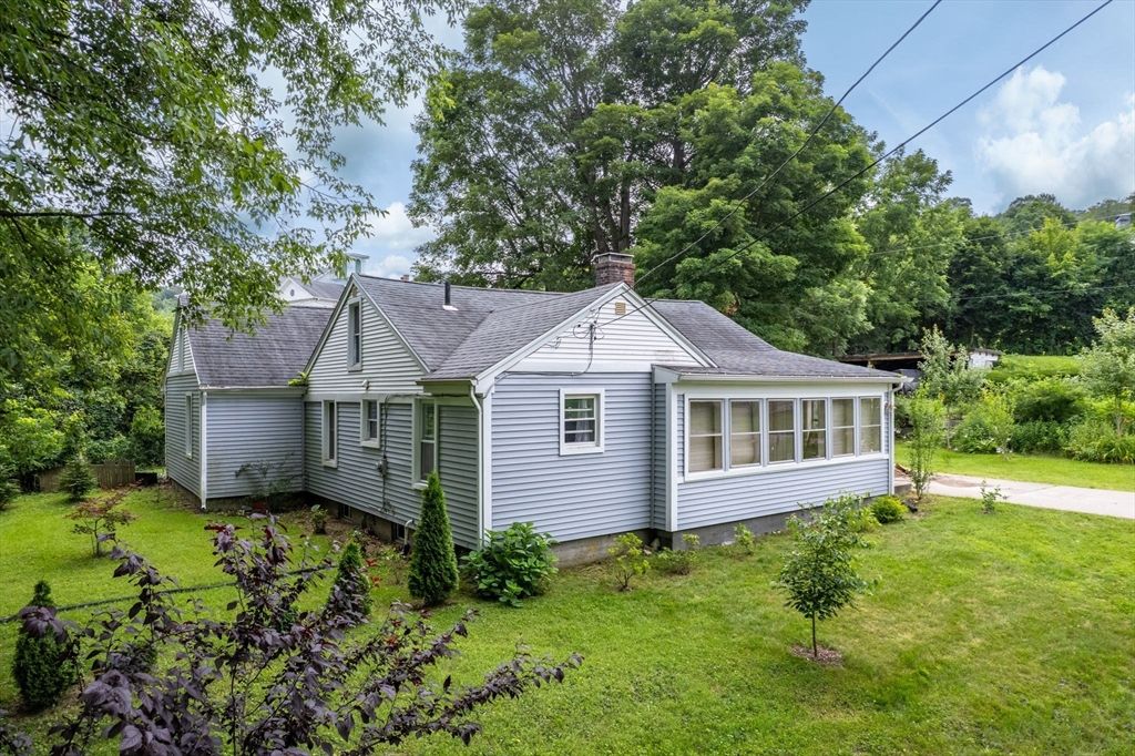 6 Harrison Ave, Monson, MA 01057