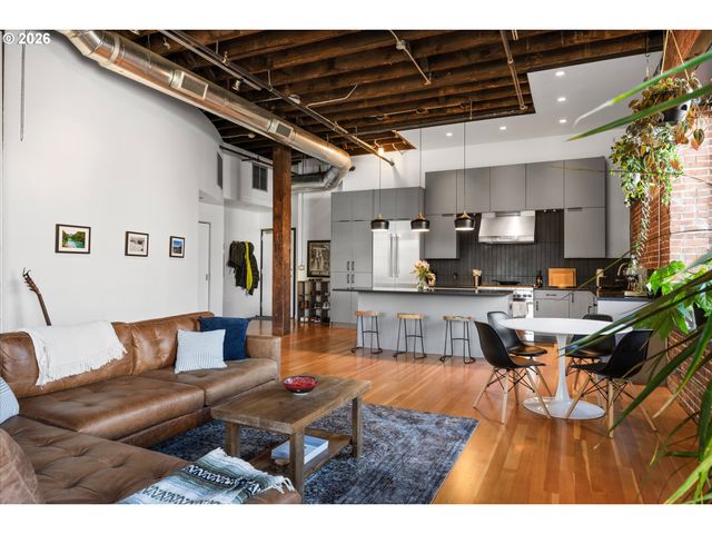 1011 Nw GLISAN St, Portland, OR 97209