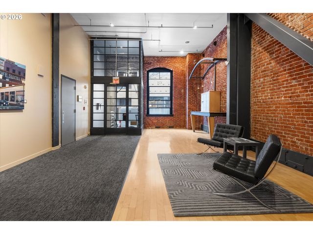 1011 Nw GLISAN St, Portland, OR 97209