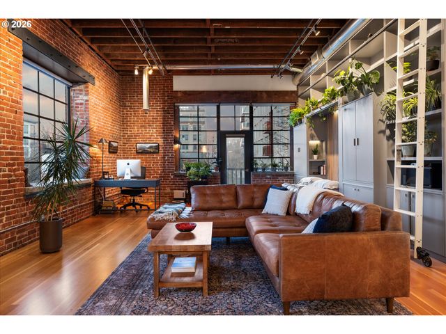 1011 Nw GLISAN St, Portland, OR 97209