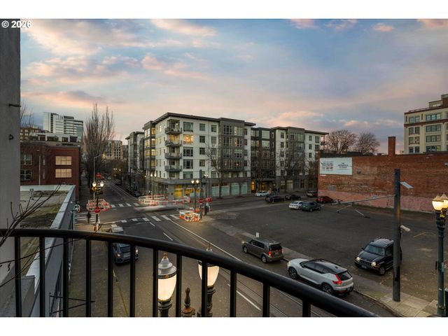 1011 Nw GLISAN St, Portland, OR 97209