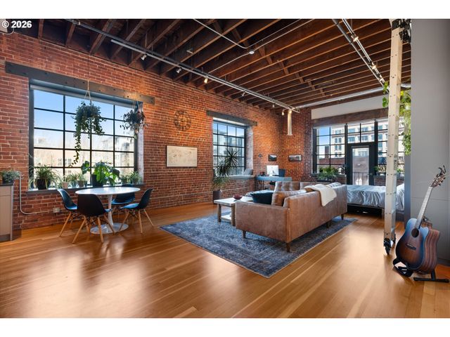 1011 Nw GLISAN St, Portland, OR 97209