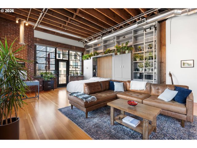 1011 Nw GLISAN St, Portland, OR 97209