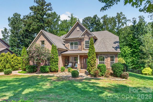 725 Fawns Glen Place, Lake Wylie, SC 29710