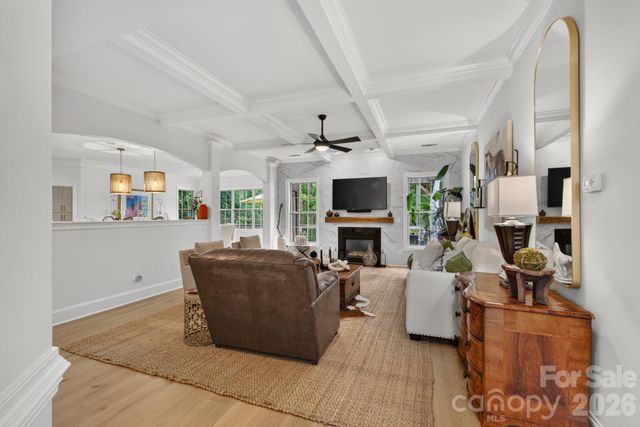 725 Fawns Glen Place, Lake Wylie, SC 29710