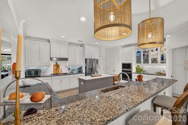 725 Fawns Glen Place, Lake Wylie, SC 29710