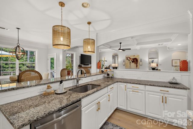 725 Fawns Glen Place, Lake Wylie, SC 29710