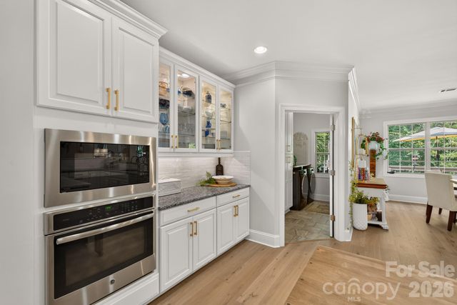 725 Fawns Glen Place, Lake Wylie, SC 29710