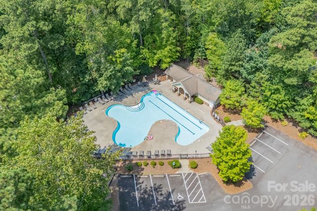 725 Fawns Glen Place, Lake Wylie, SC 29710