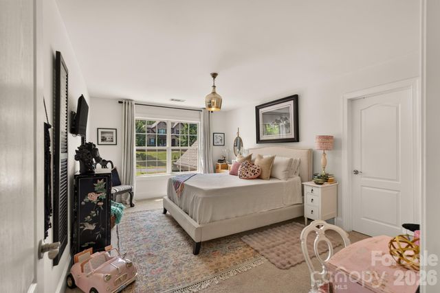 725 Fawns Glen Place, Lake Wylie, SC 29710