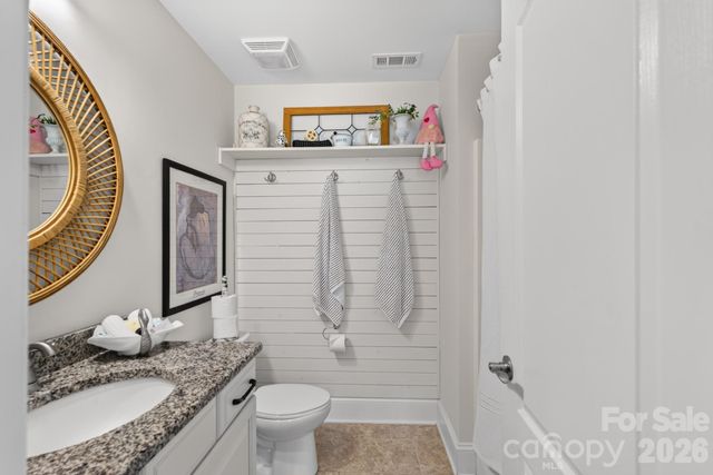 725 Fawns Glen Place, Lake Wylie, SC 29710