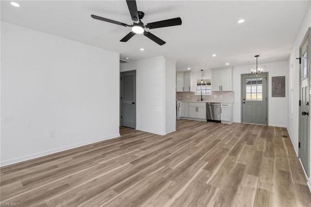 4136 2nd ST, Chesapeake, VA 23324