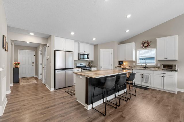 385 Freedom Lane, Delano, MN 55328
