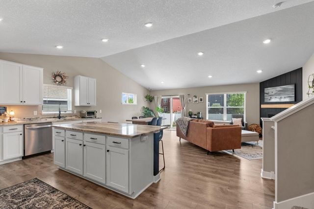 385 Freedom Lane, Delano, MN 55328