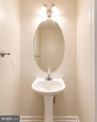 638 VILLAGER CIR, Baltimore, MD 21222