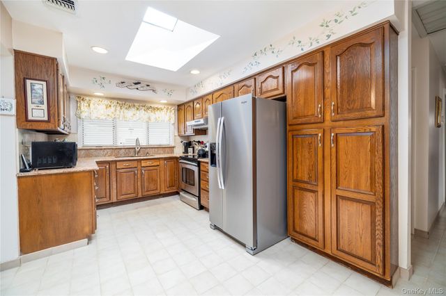 132 Yoakum Avenue, Farmingdale, NY 11735