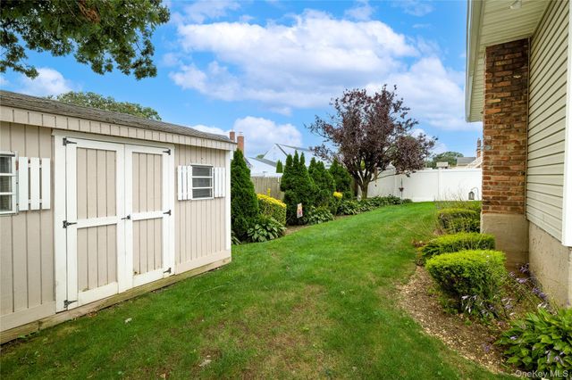 132 Yoakum Avenue, Farmingdale, NY 11735