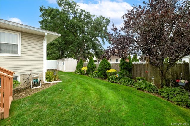 132 Yoakum Avenue, Farmingdale, NY 11735