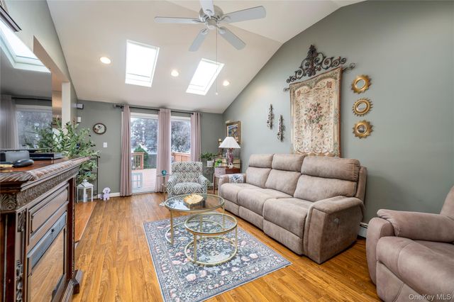 132 Yoakum Avenue, Farmingdale, NY 11735